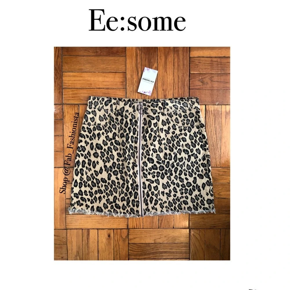Cheetah print mini skirt with front zip size medium